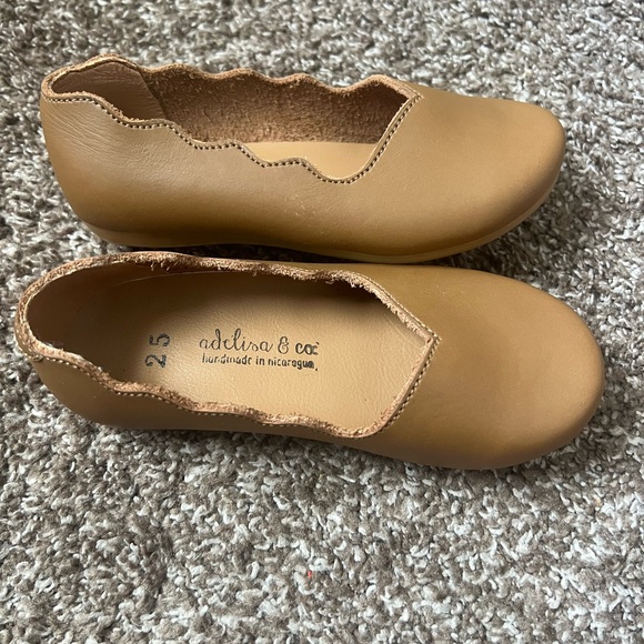 Adelisa & Co Children’s Leather Mary Jane’s Like-New - Picture 10 of 12